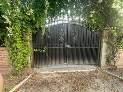 before-electric-gates-2